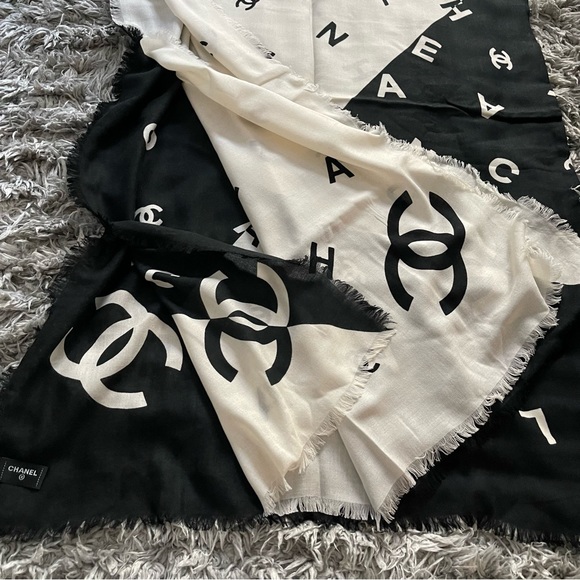 Chanel shawl/ scarf - Picture 8 of 11